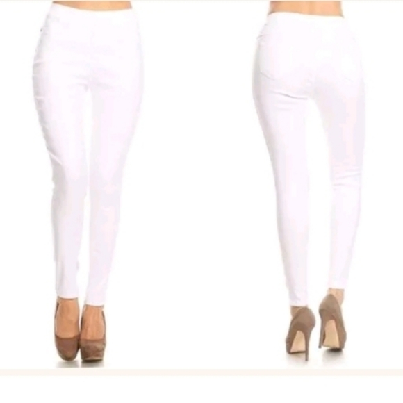 JVINI Pants - 🔥4/$25🔥  NWT JVINI Capri Leggings